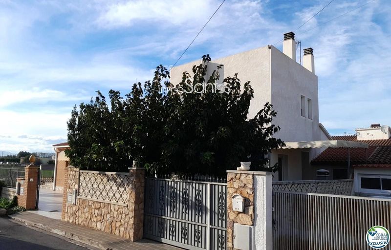 Maison de Ville en vente Empuriabrava, Girona. Ref: 1240. Inmosantos