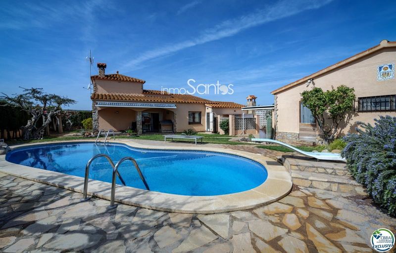 Maison de Ville en vente Viladamat, Girona. Ref: 1307. Inmosantos