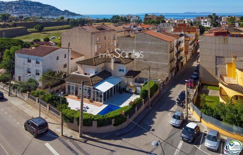 Maison de Ville en vente Roses, Girona. Ref: 1717. Inmosantos