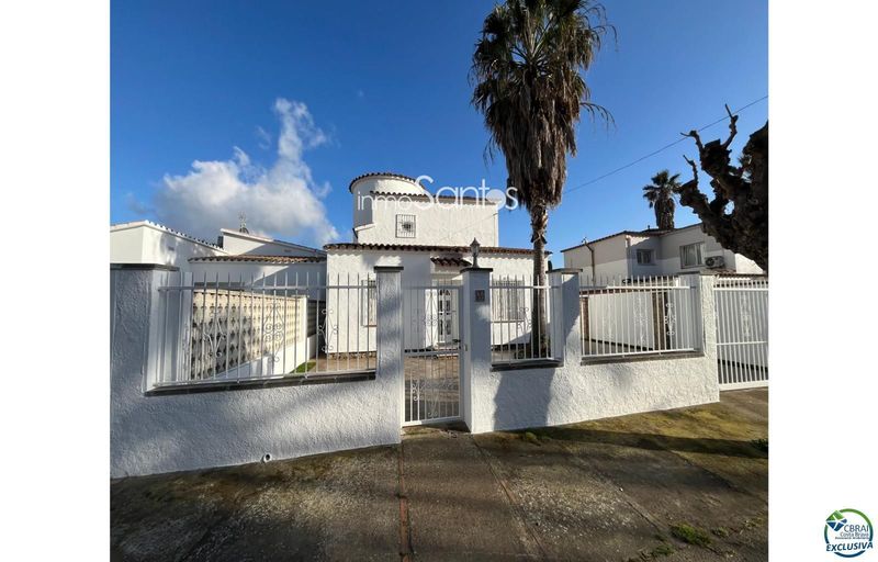 Maison de Ville en vente Empuriabrava, Girona. Ref: 1725. Inmosantos