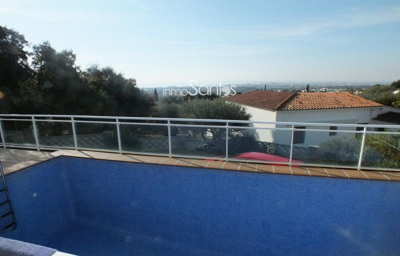 Maison de Ville en vente Roses, Girona. Ref: 1749. Inmosantos