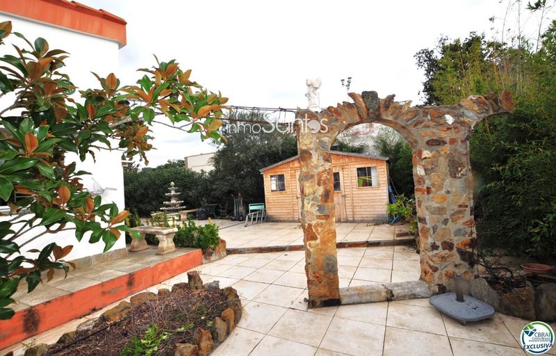 Maison de Ville en vente Roses, Girona. Ref: 1778. Inmosantos