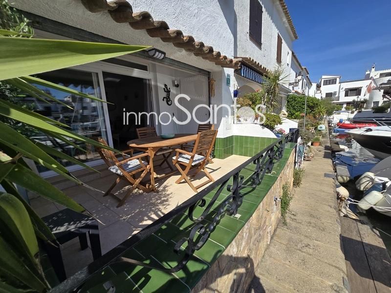 Maison de Ville en vente Empuriabrava, Girona. Ref: 1840. Inmosantos