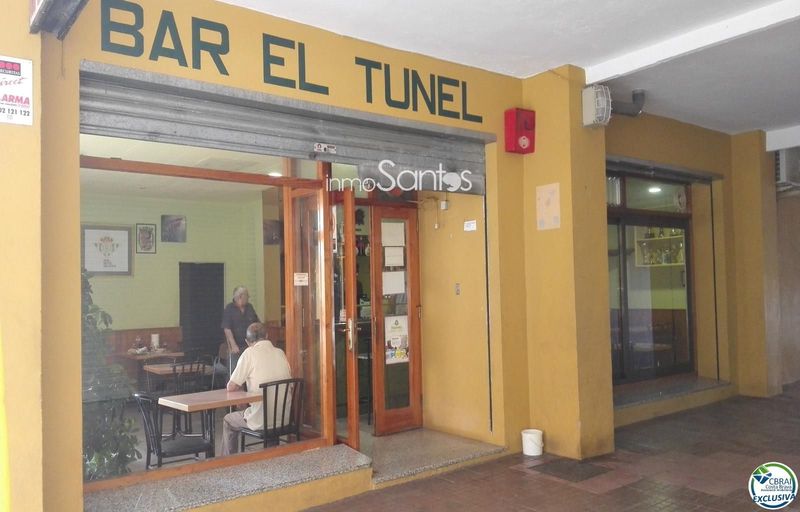 Locaux en vente Figueres, Girona. Ref: 1889. Inmosantos