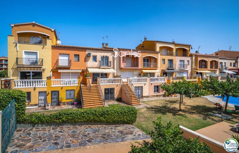 Maison de Ville en vente Empuriabrava, Girona. Ref: 1929. Inmosantos