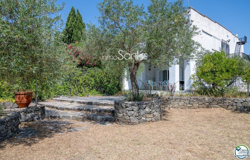 Maison de Ville en vente Roses, Girona. Ref: 1954. Inmosantos