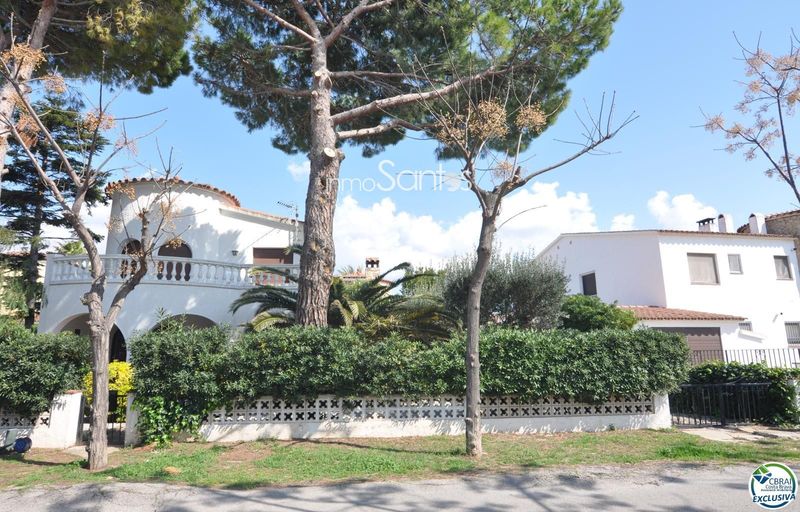 Maison de Ville en vente Empuriabrava, Girona. Ref: 1967. Inmosantos