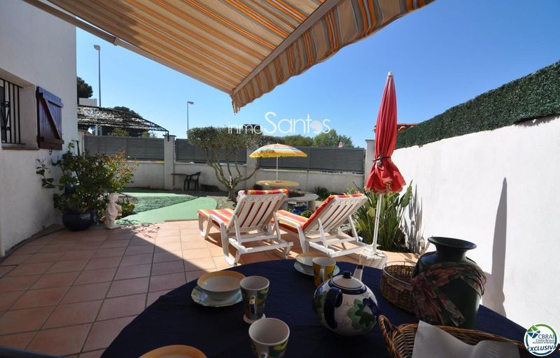 Maison de Ville en vente Roses, Girona. Ref: 1984. Inmosantos