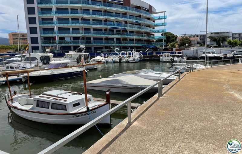Mooring for sale Roses, Girona. Ref: 2175. Inmosantos