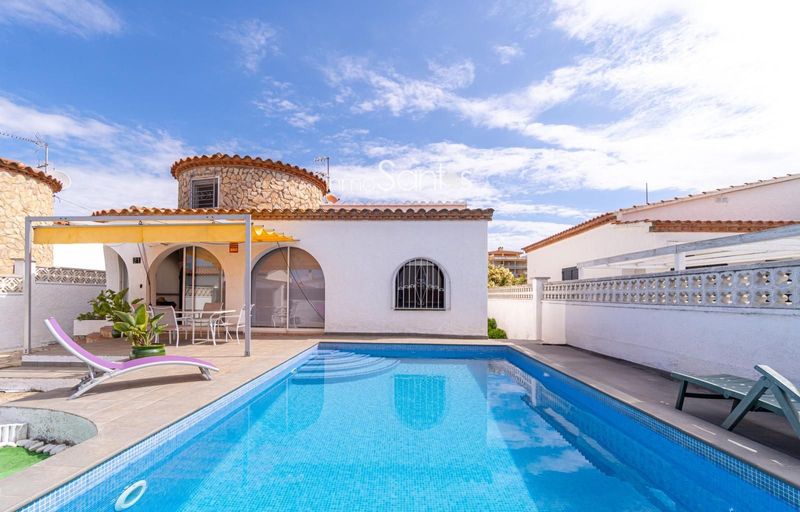 Chalet Independiente en venta Roses, Girona. Ref: 2211. Inmosantos