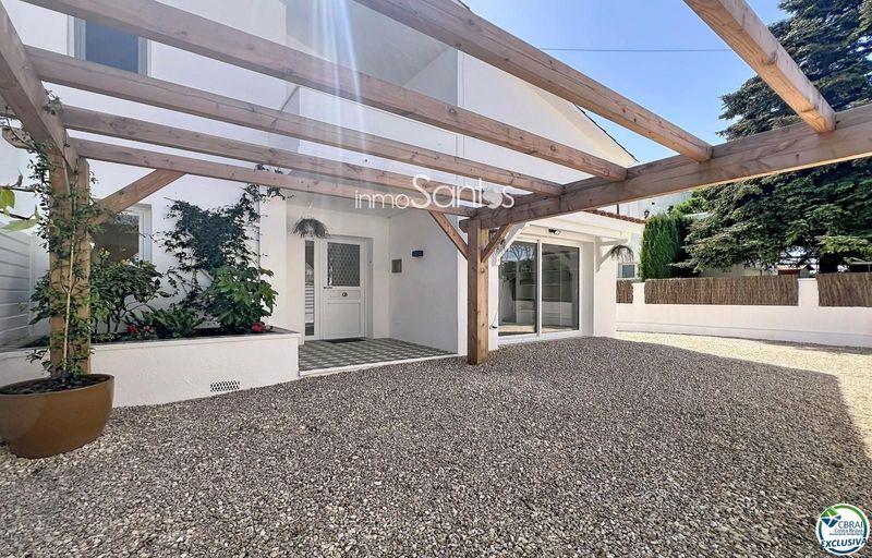 отдельная вилла на продажу Empuriabrava, Girona. Ref: 2242. Inmosantos
