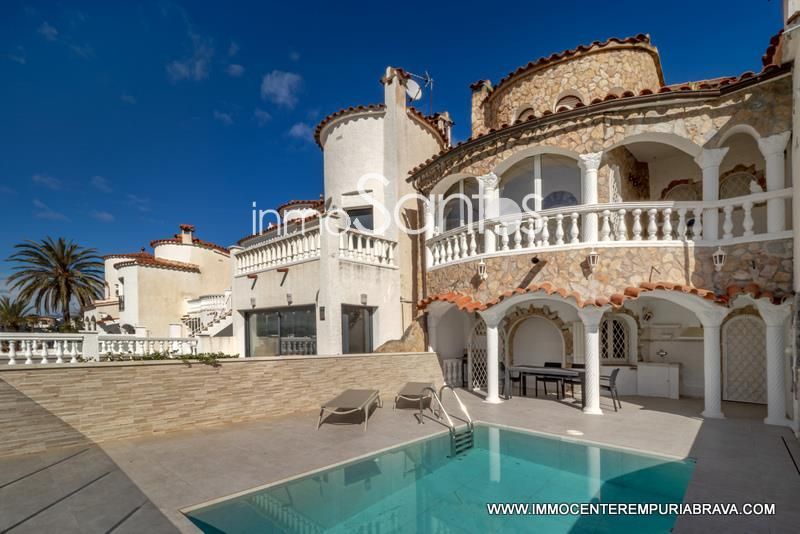 Freistehende Villa zu verkaufen Empuriabrava, Girona. Ref: 2318. Inmosantos