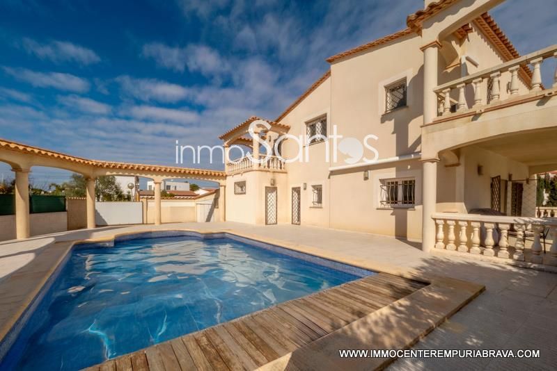 Freistehende Villa zu verkaufen Roses, Girona. Ref: 2321. Inmosantos