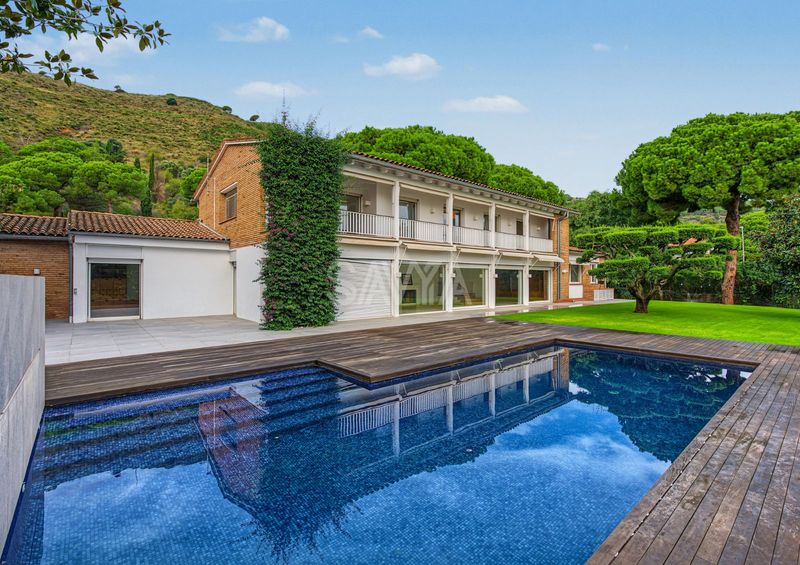 Casa en venda i lloguer Barcelona. Ref: 1236. Savya Real Estate
