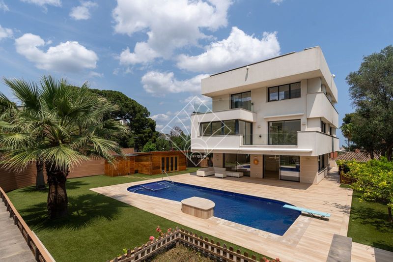 Casa en venta Barcelona. Ref: 1579. Savya Real Estate