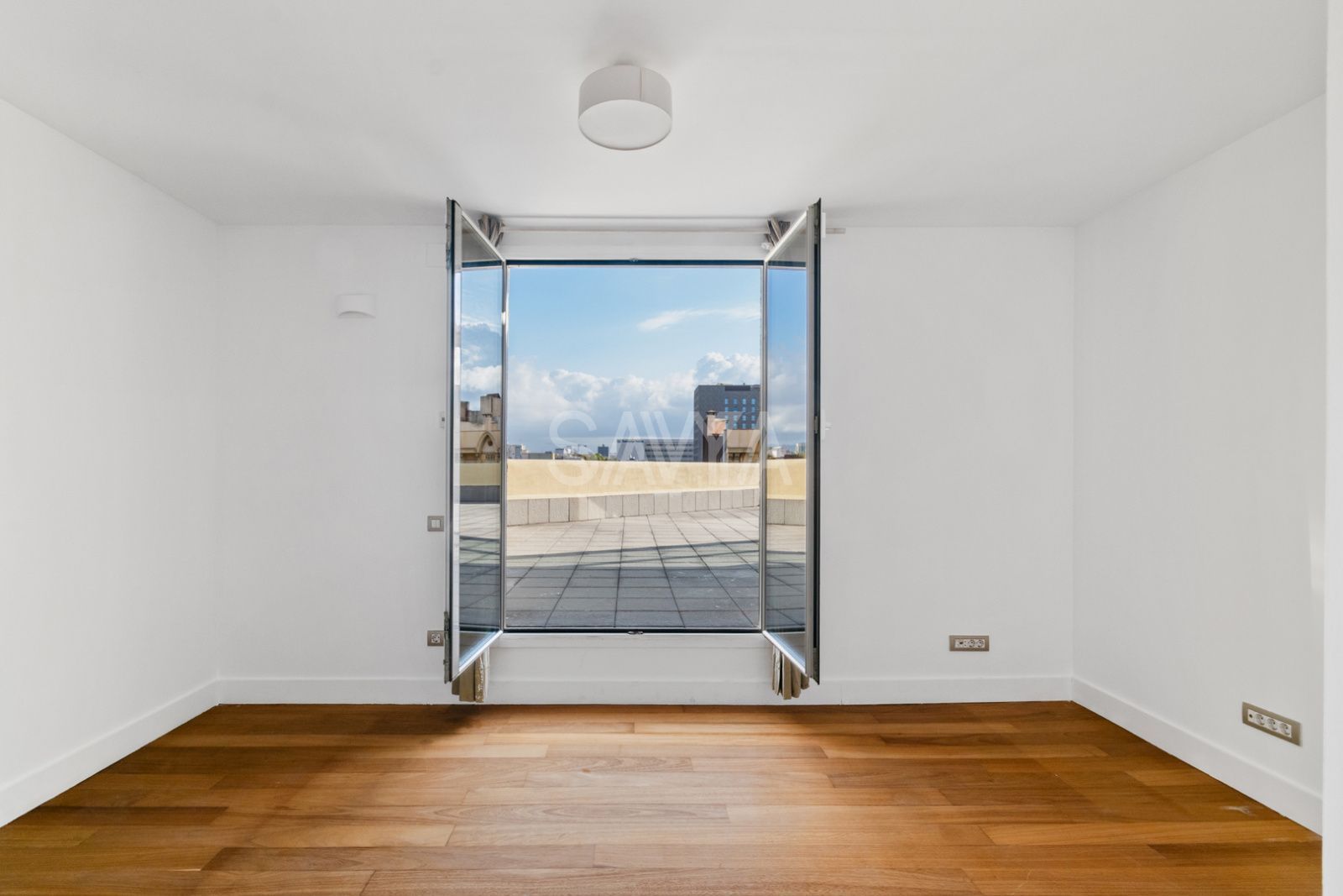Habitación vacía - Exclusiva oficina con 92m² de terraza y vistas panorámicas