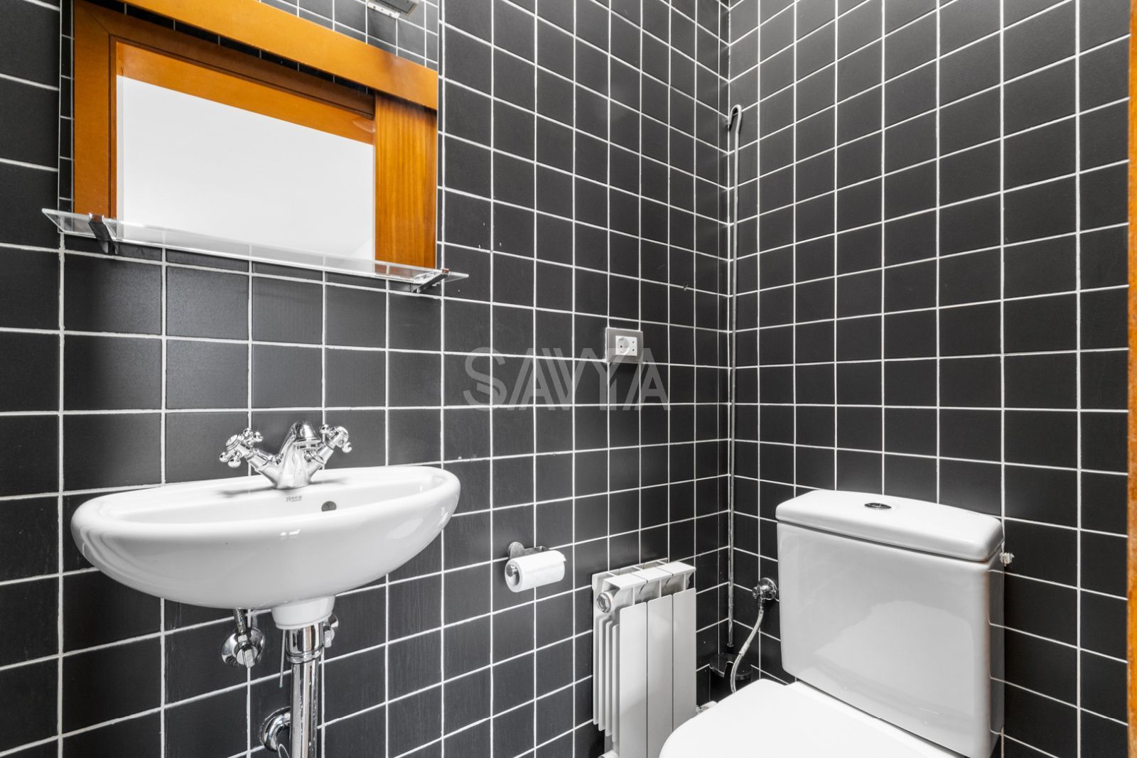 Baño - Exclusiva oficina con 92m² de terraza y vistas panorámicas