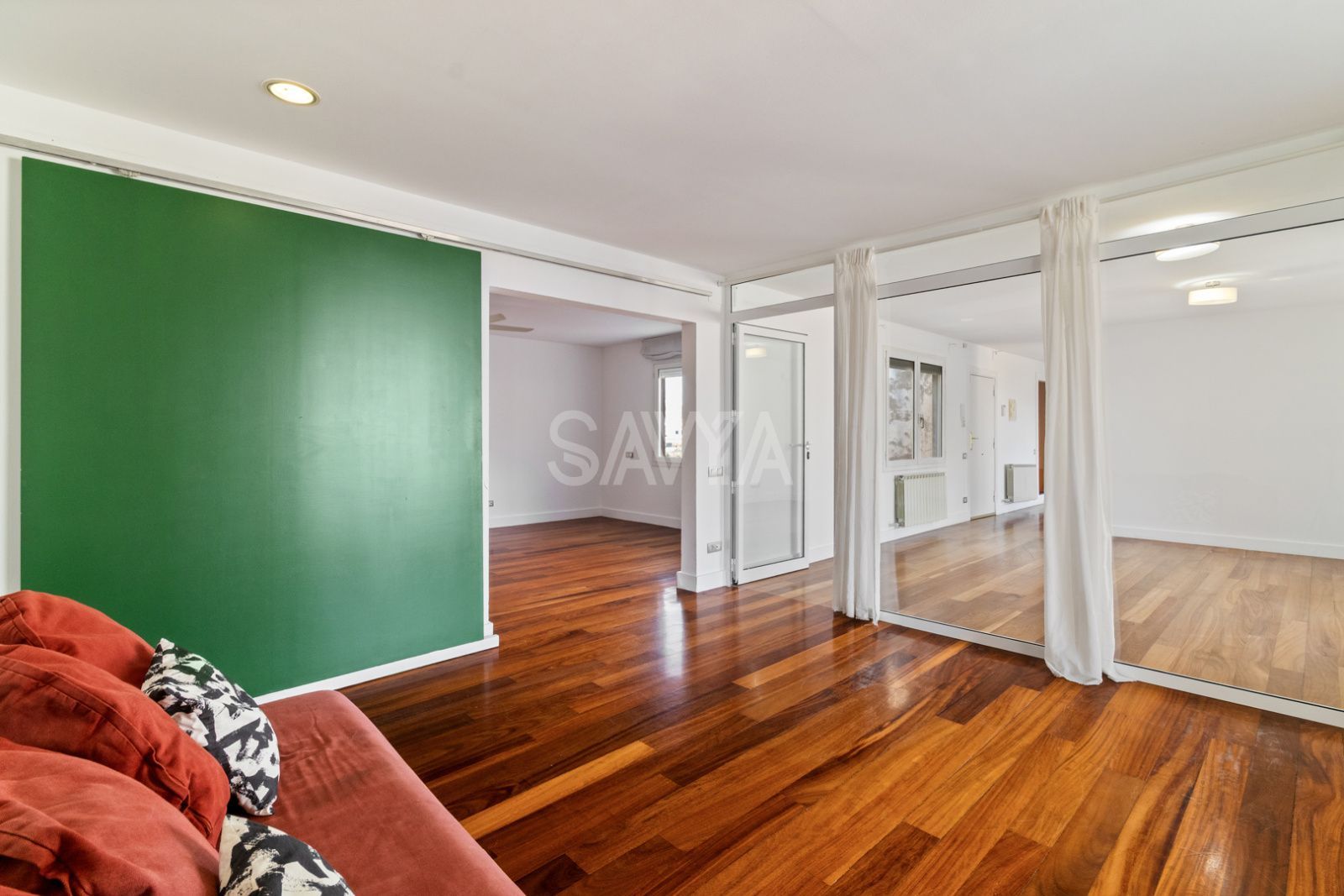 Salón - Exclusiva oficina con 92m² de terraza y vistas panorámicas