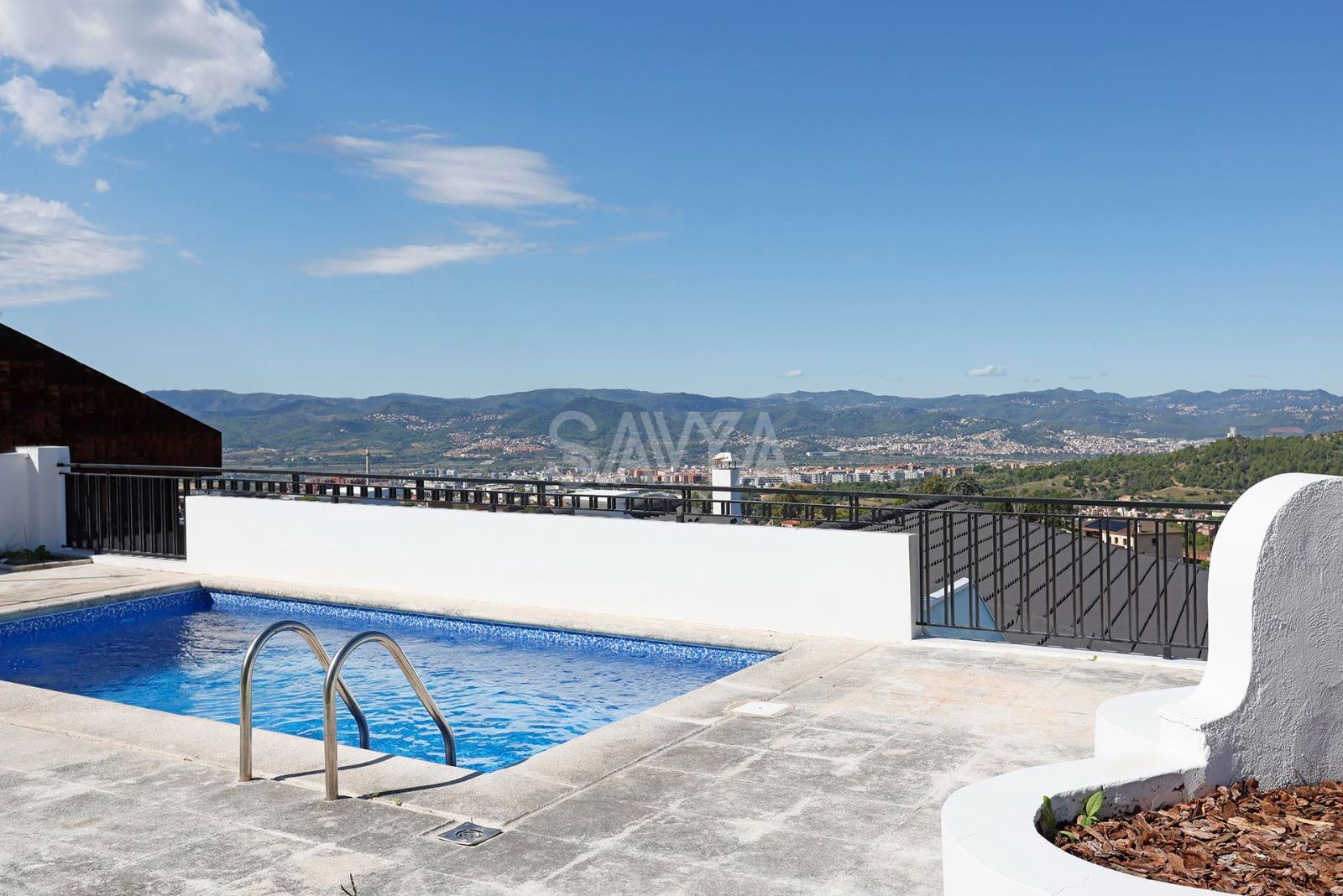 Residencia con vistas panorámicas y piscina en Ciutat Diagonal - Foto 4