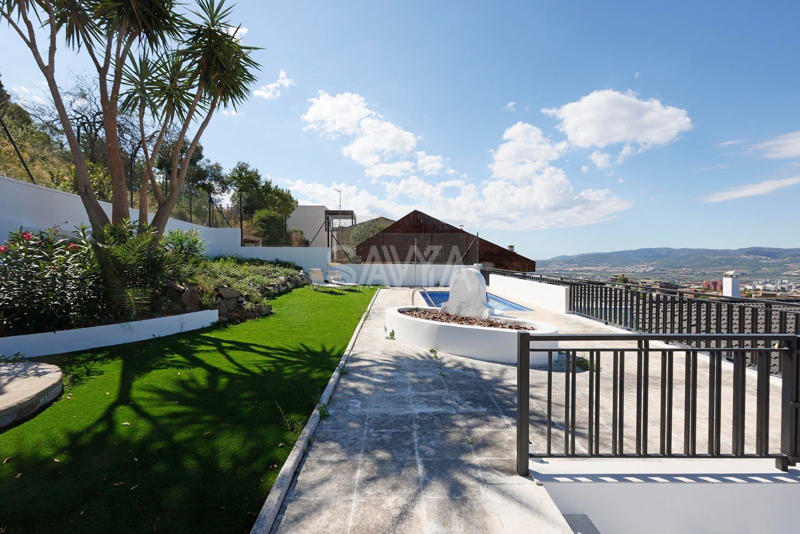 Residencia con vistas panorámicas y piscina en Ciutat Diagonal - Foto 5