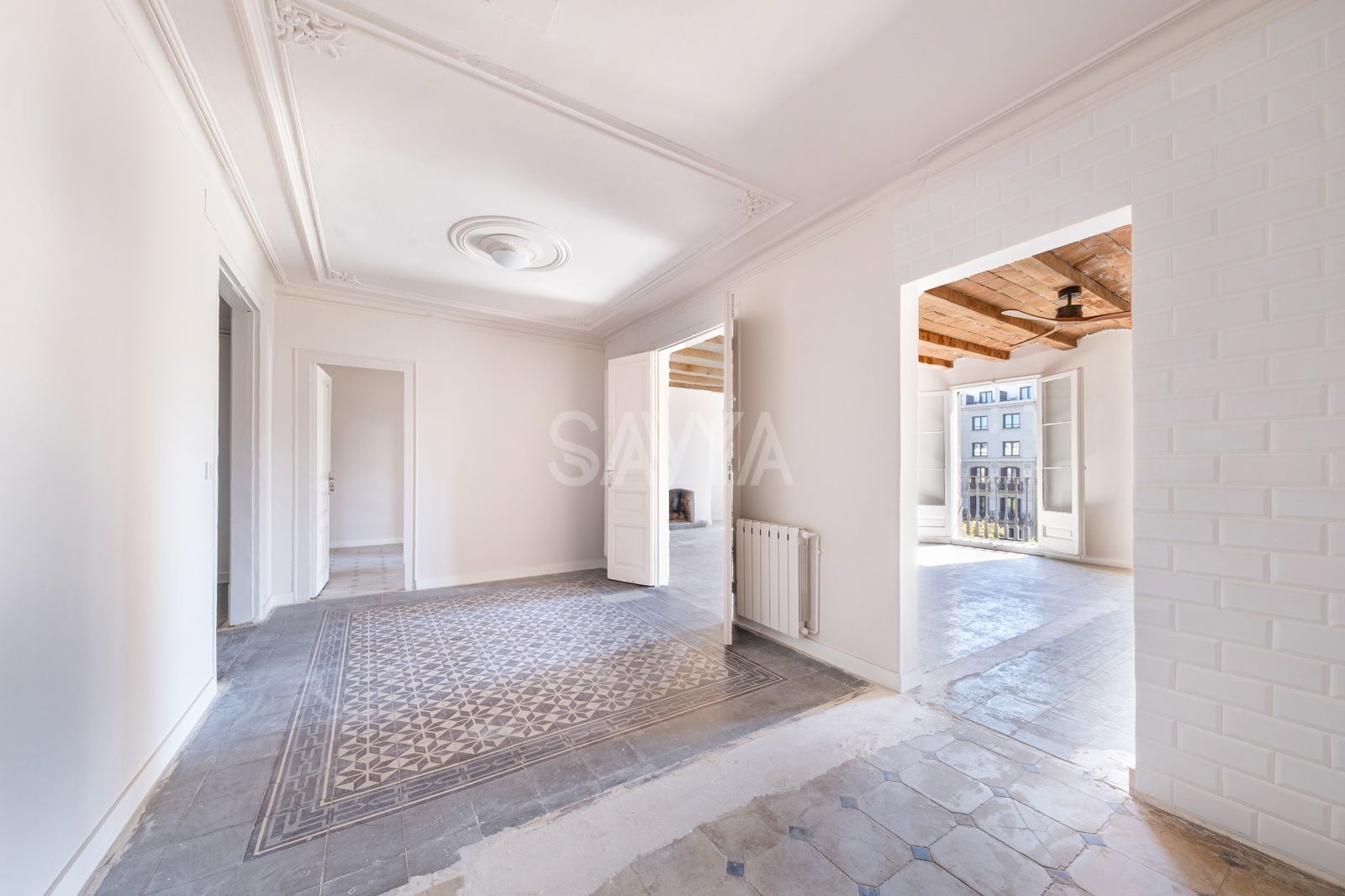 Maravilloso piso alto y segregable en Eixample con posibilidad de recuperar terraza - Foto 6