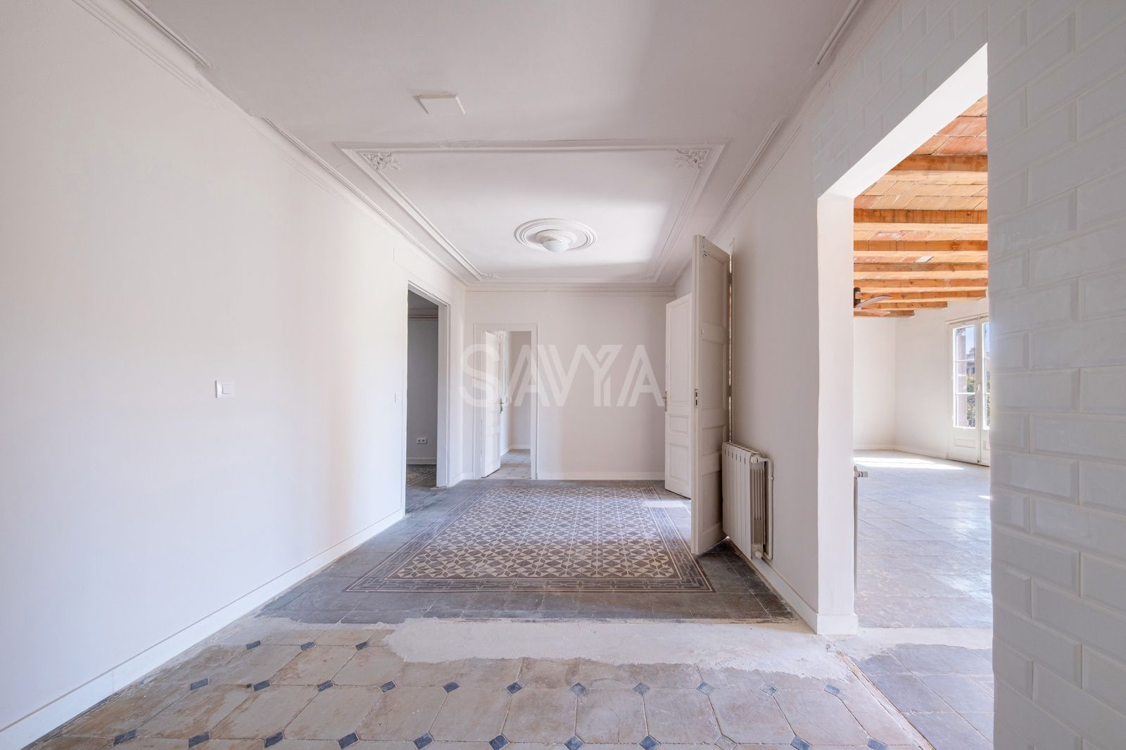 Maravilloso piso alto y segregable en Eixample con posibilidad de recuperar terraza - Foto 7