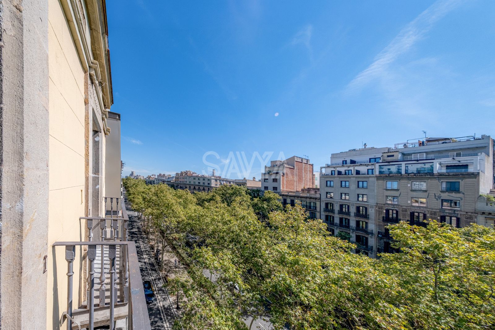 Maravilloso piso alto y segregable en Eixample con posibilidad de recuperar terraza - Foto 4