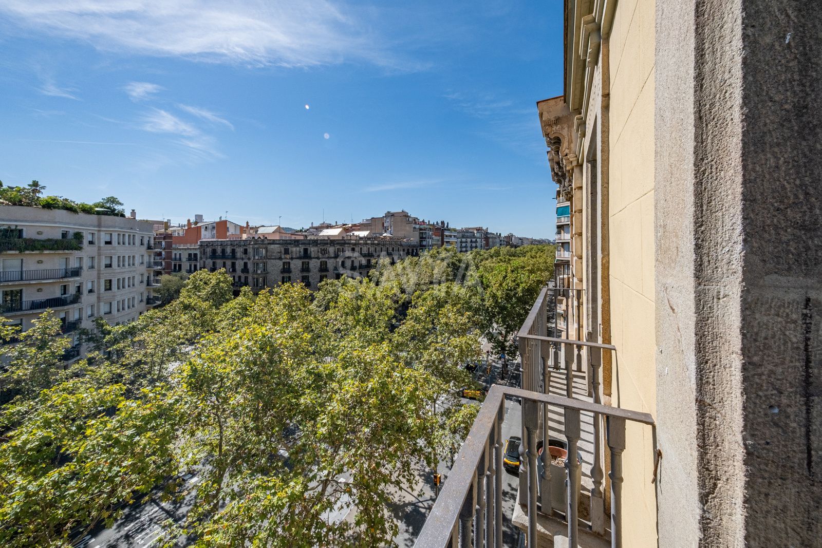 Maravilloso piso alto y segregable en Eixample con posibilidad de recuperar terraza - Foto 5