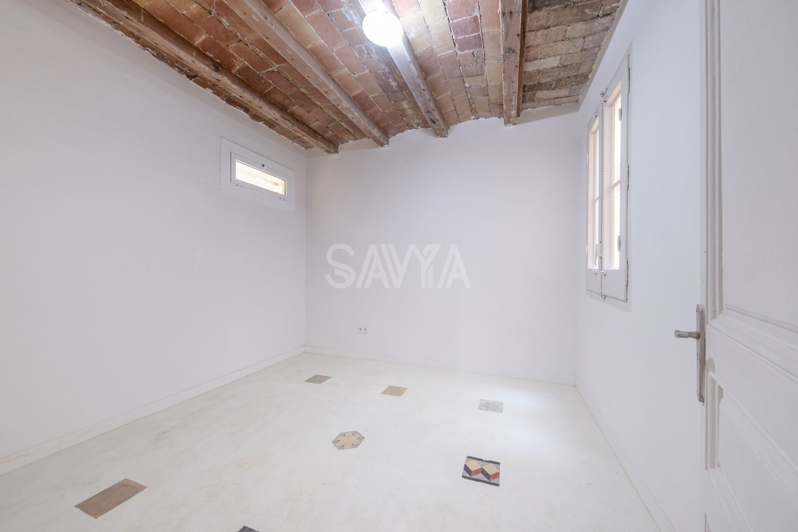 Maravilloso piso alto y segregable en Eixample con posibilidad de recuperar terraza - Foto 12