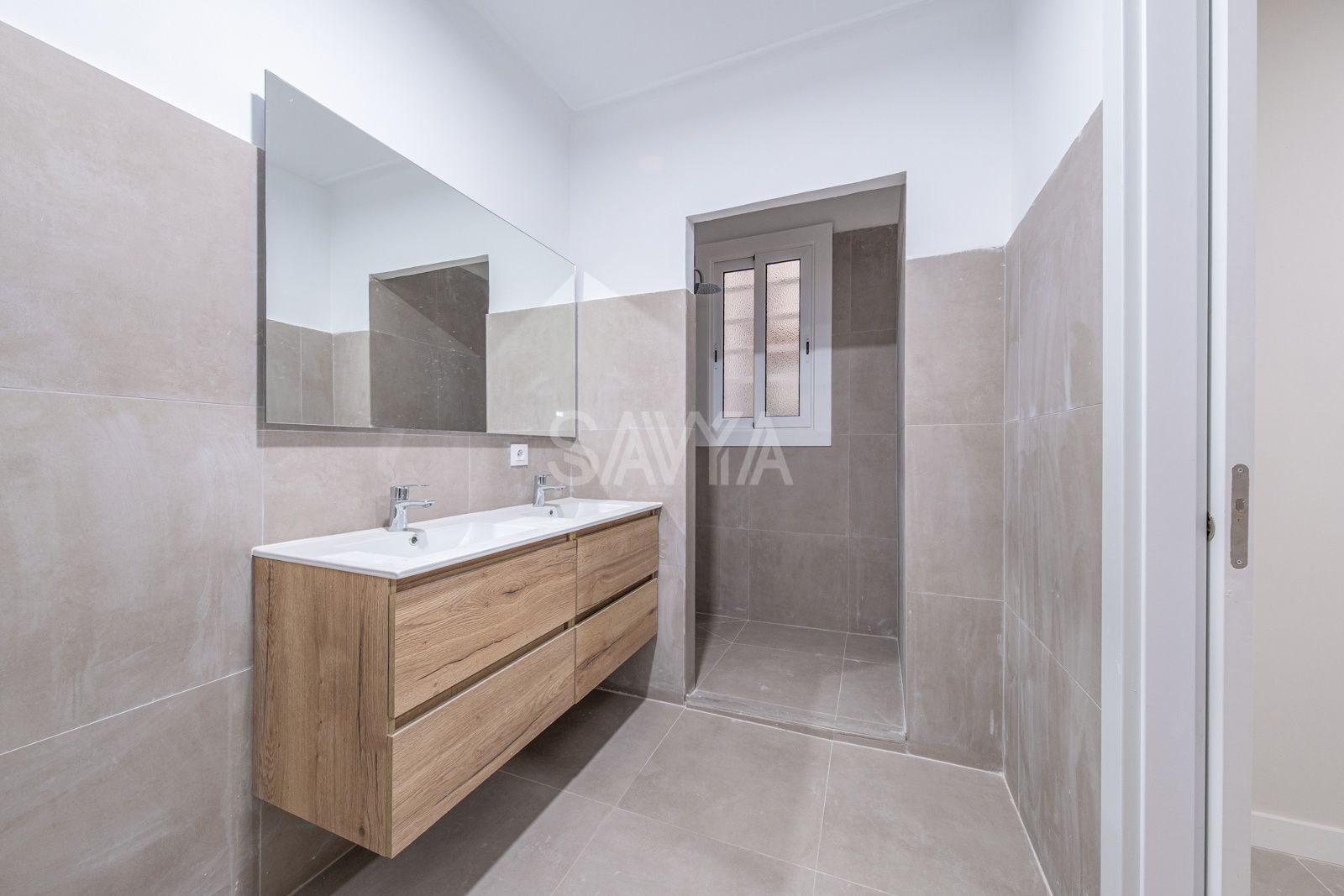 Maravilloso piso alto y segregable en Eixample con posibilidad de recuperar terraza - Foto 16