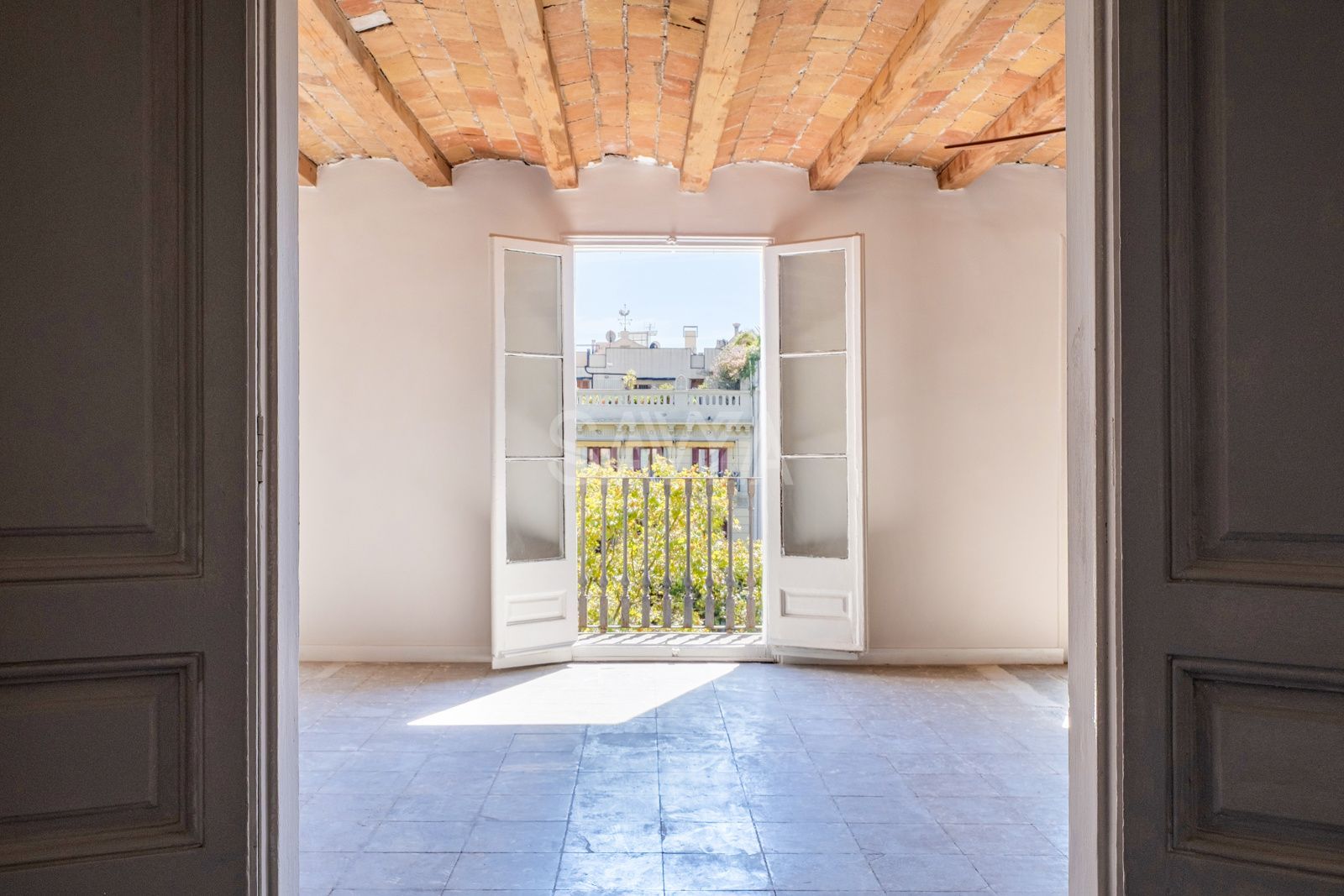 Maravilloso piso alto y segregable en Eixample con posibilidad de recuperar terraza - Foto 36