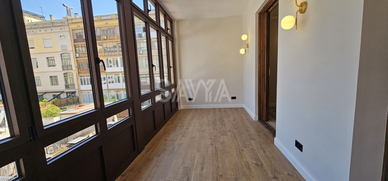 Precioso piso modernista reformado - Foto 5