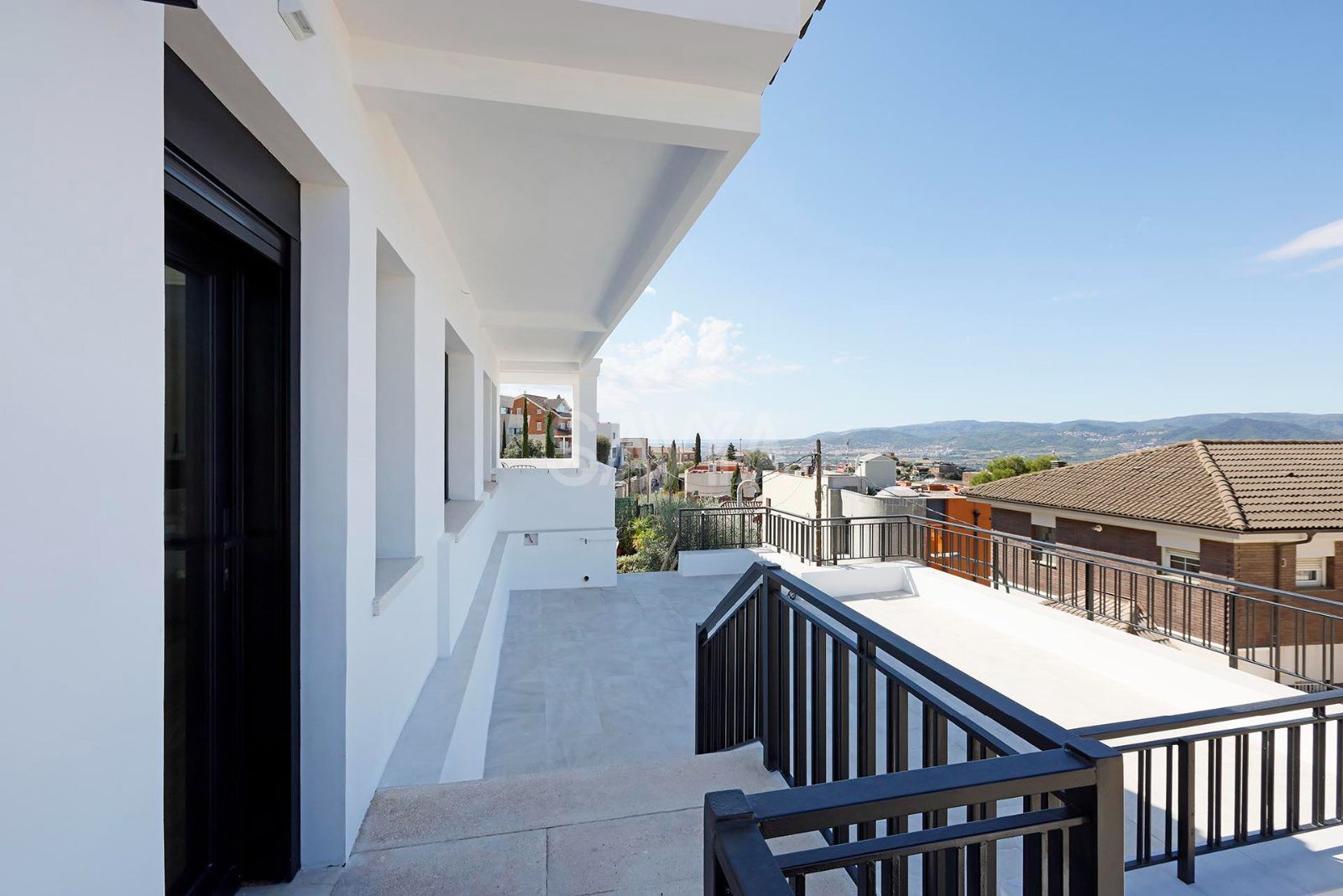 Residencia con vistas panorámicas y piscina en Ciutat Diagonal - Foto 13