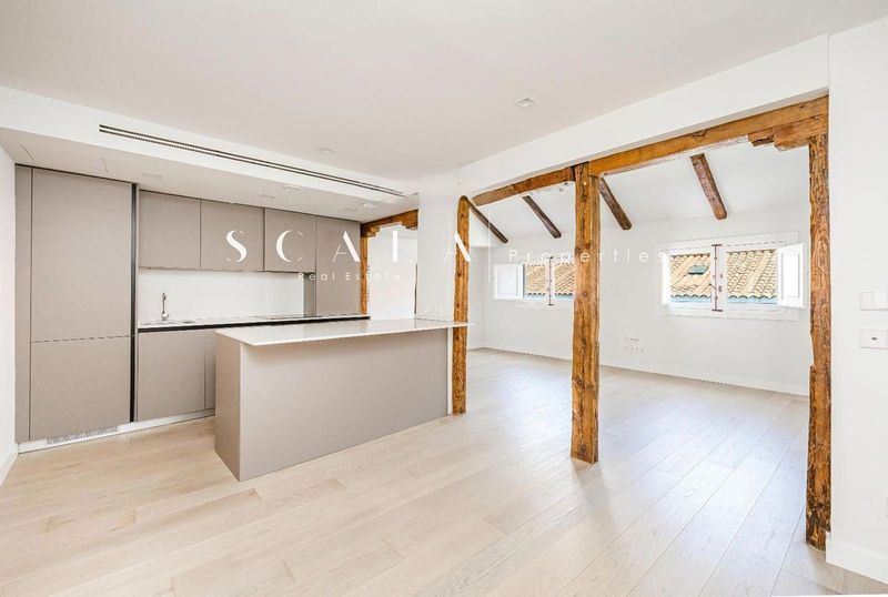 Piso en alquiler en Madrid (Centro)
            (ref.2118)