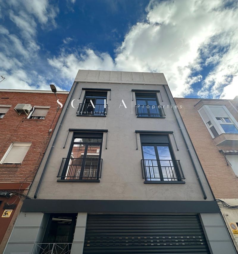 Singular Building for sale Madrid. Ref: 2329. Scala Properties 