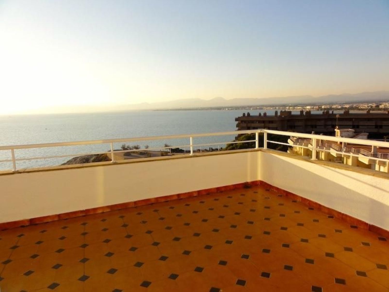 Penthouse for sale on the seafront on Brussel·les street, in Salou