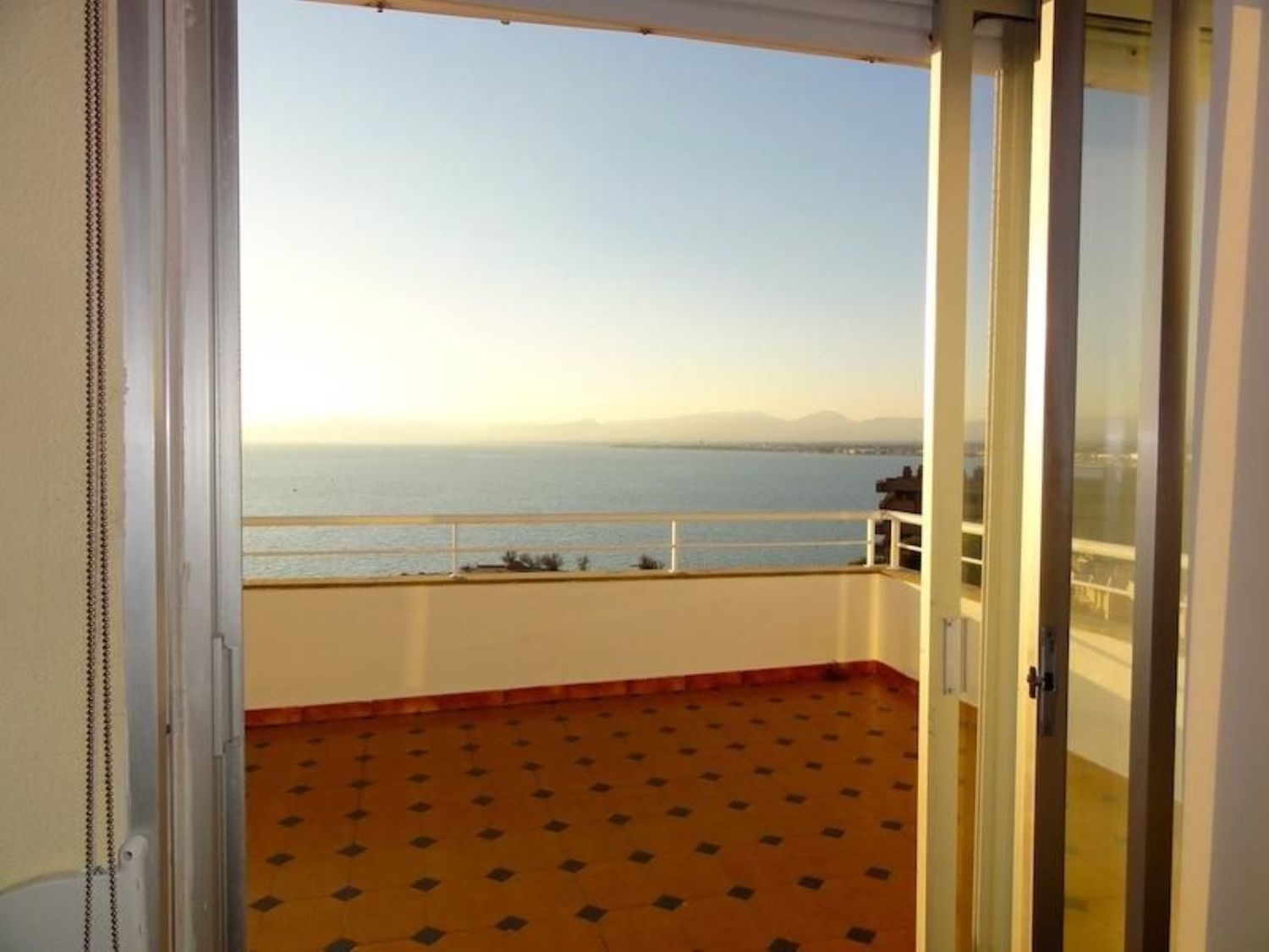 Penthouse for sale on the seafront on Brussel·les street, in Salou