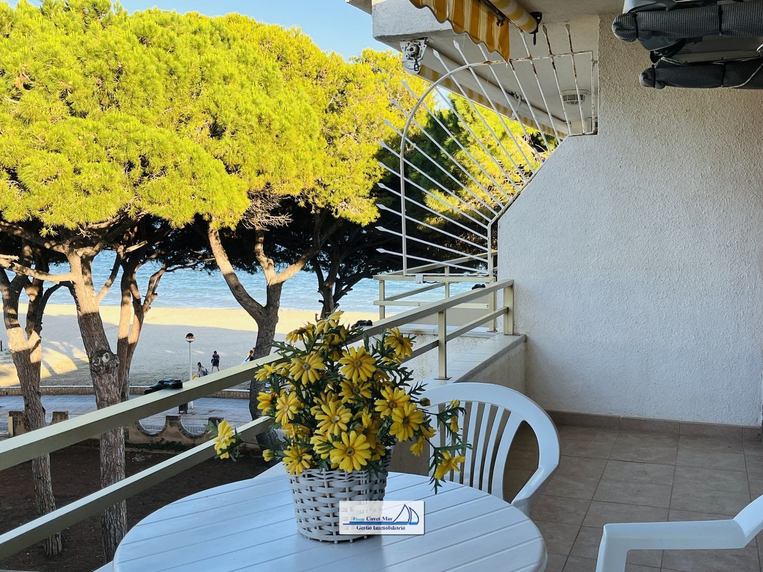 Apartment for sale on the seafront on Diputacion Avenue, in Cambrils
