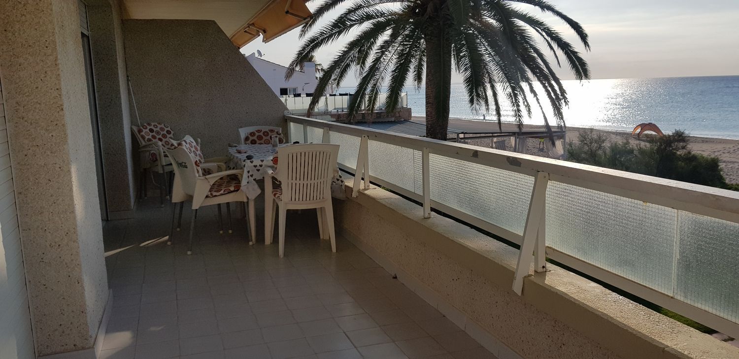 Apartament en venda a primera línia de mar a l'avinguda de la Costa Ibèrica, a Mont-Roig del Camp