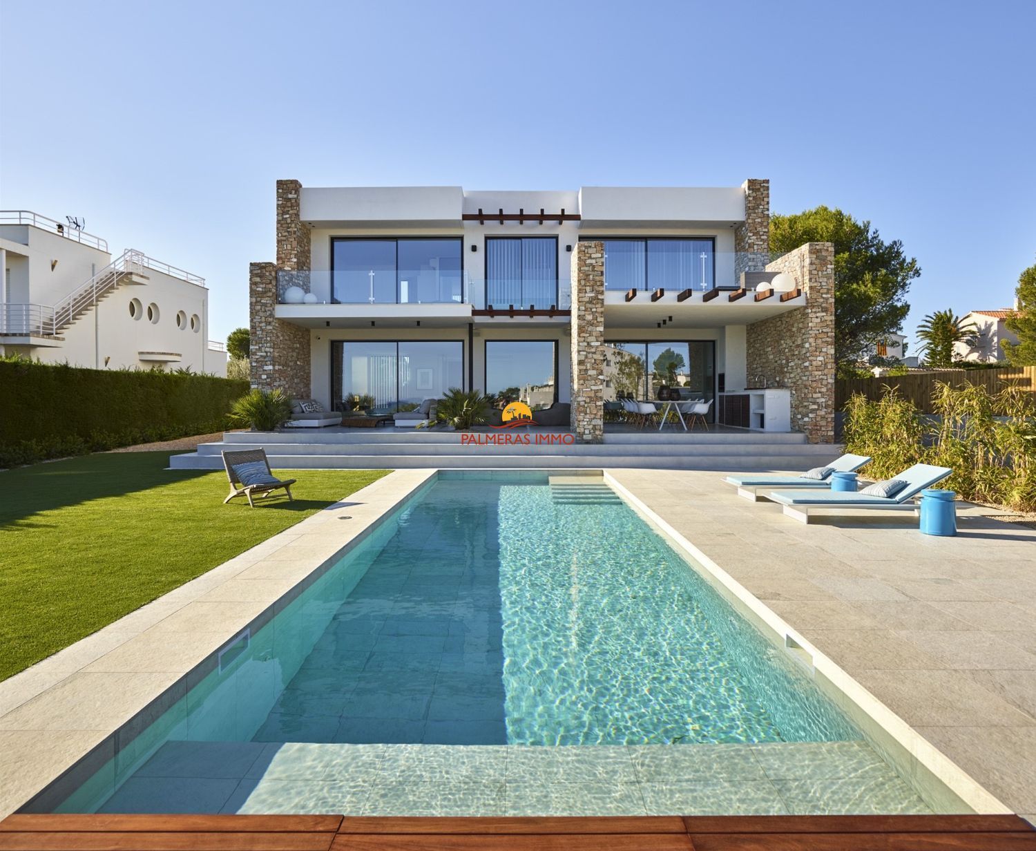 Semi-detached Villa for sale on the seafront in Calafat, in L'Ametlla De Mar