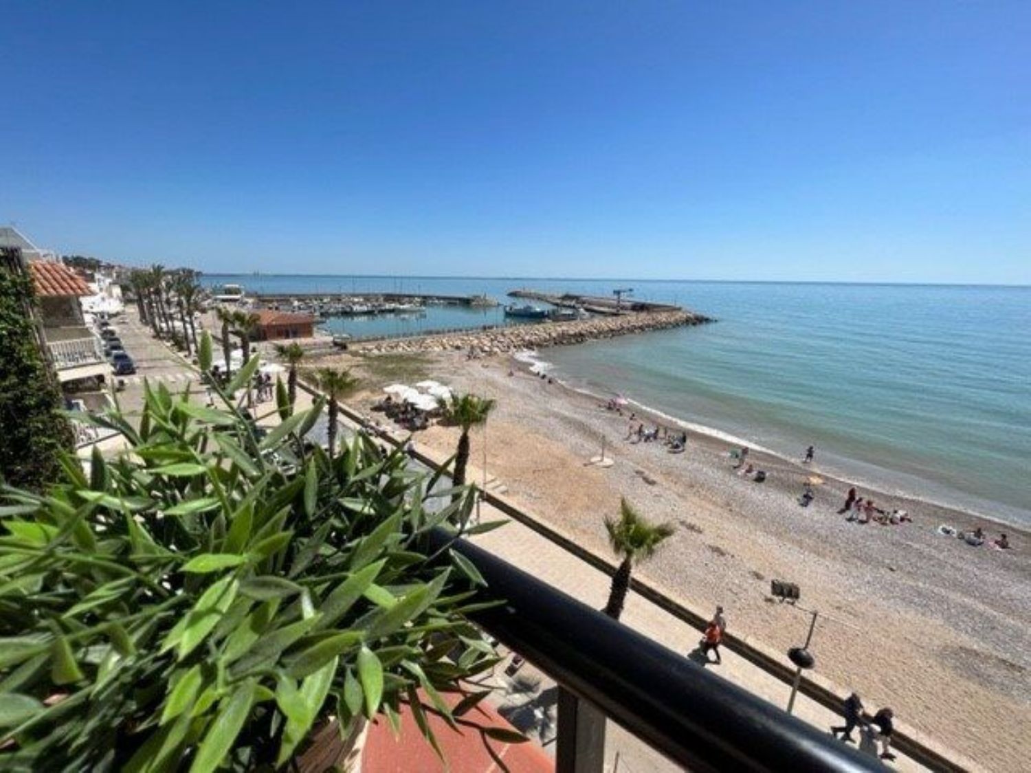 Apartment for sale on the seafront on Lepanto street, in Alcanar