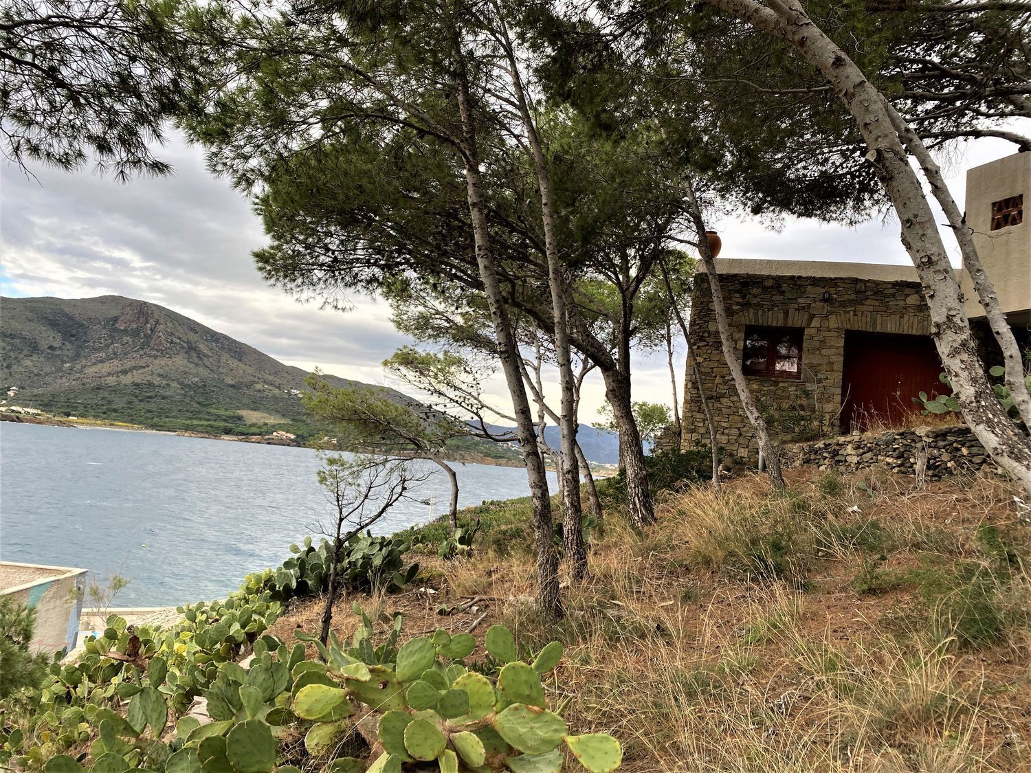 House for sale on the seafront in El Port de la Selva