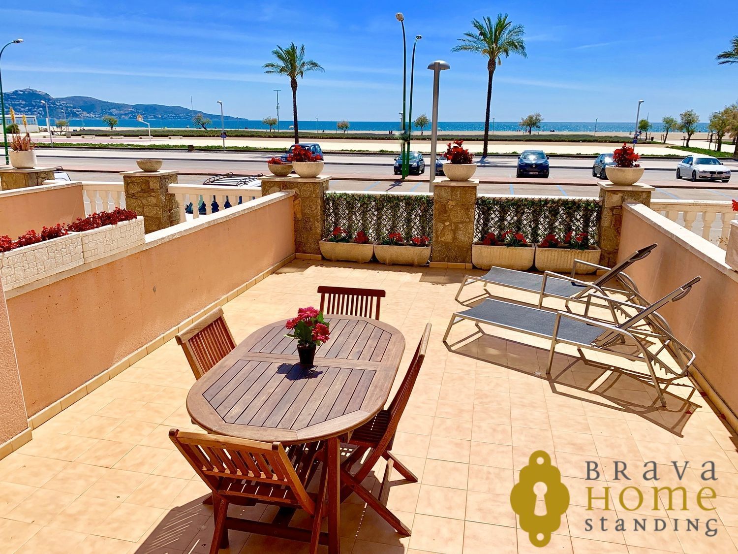 Apartment for sale on the seafront on Paseo Marítimo, in Empuriabrava