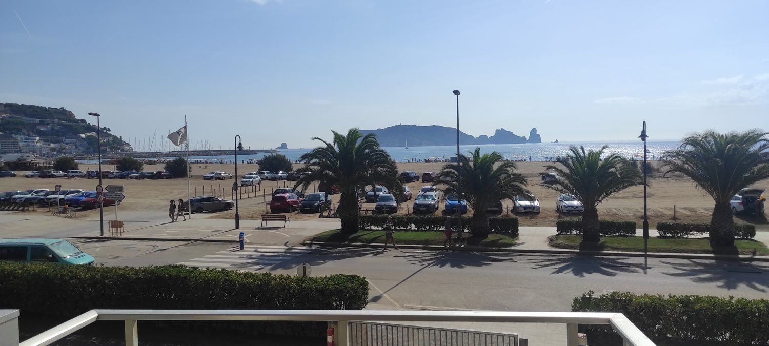 Apartment for sale on the seafront on Grècia Avenue, in Torroella de Montgrí