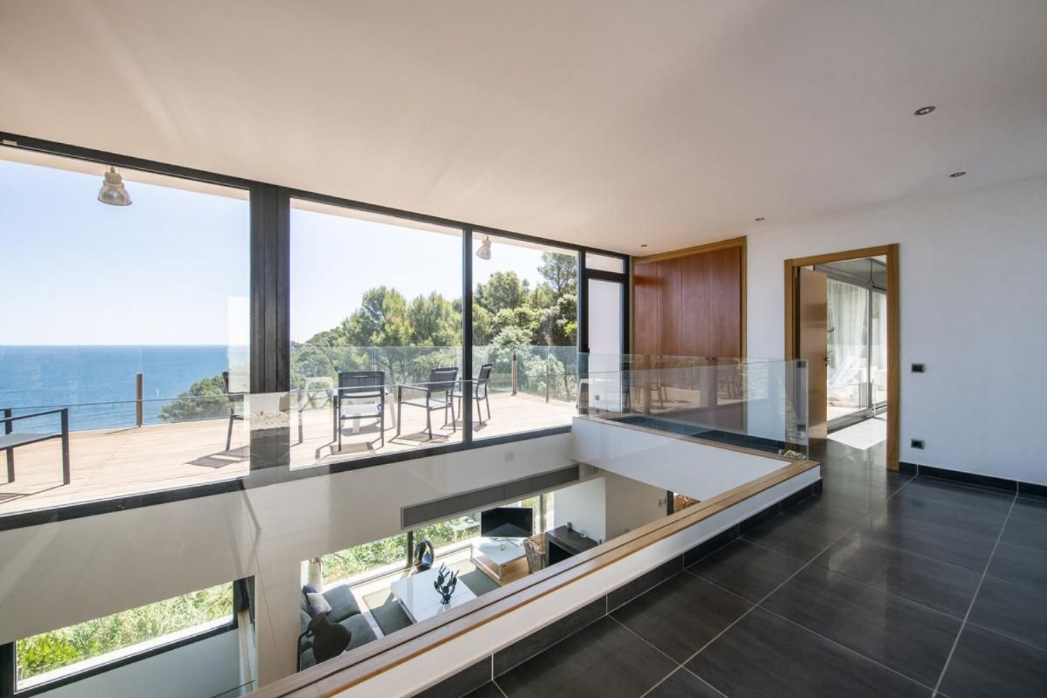 House for sale on the seafront, in Begur