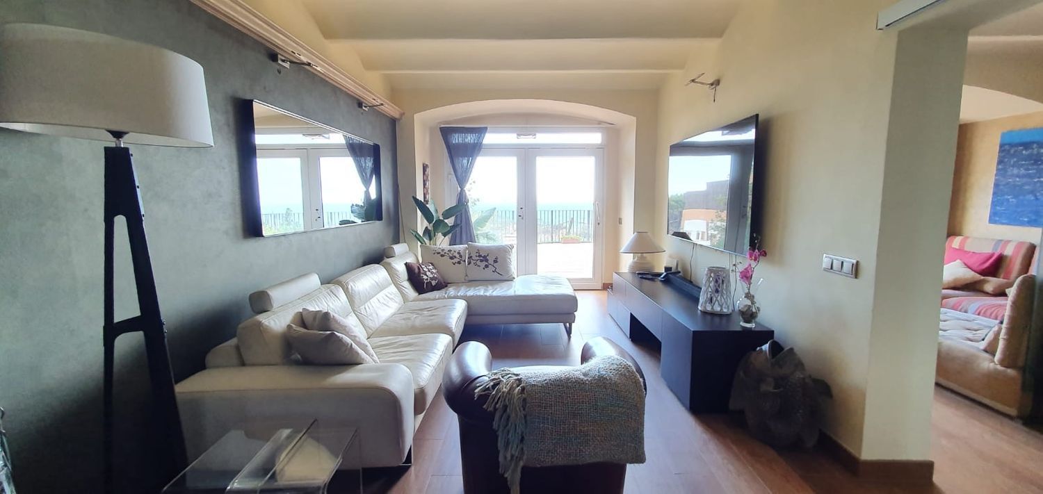 Apartamento à venda à beira-mar na rua Cap Sa Sal, em Begur