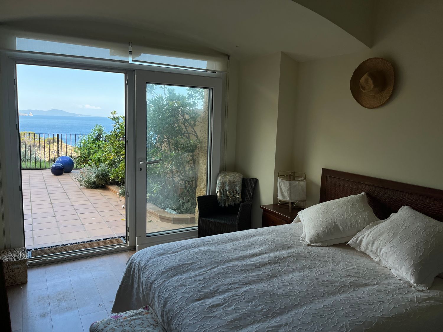 Apartment for sale on the seafront on Cap Sa Sal street, in Begur