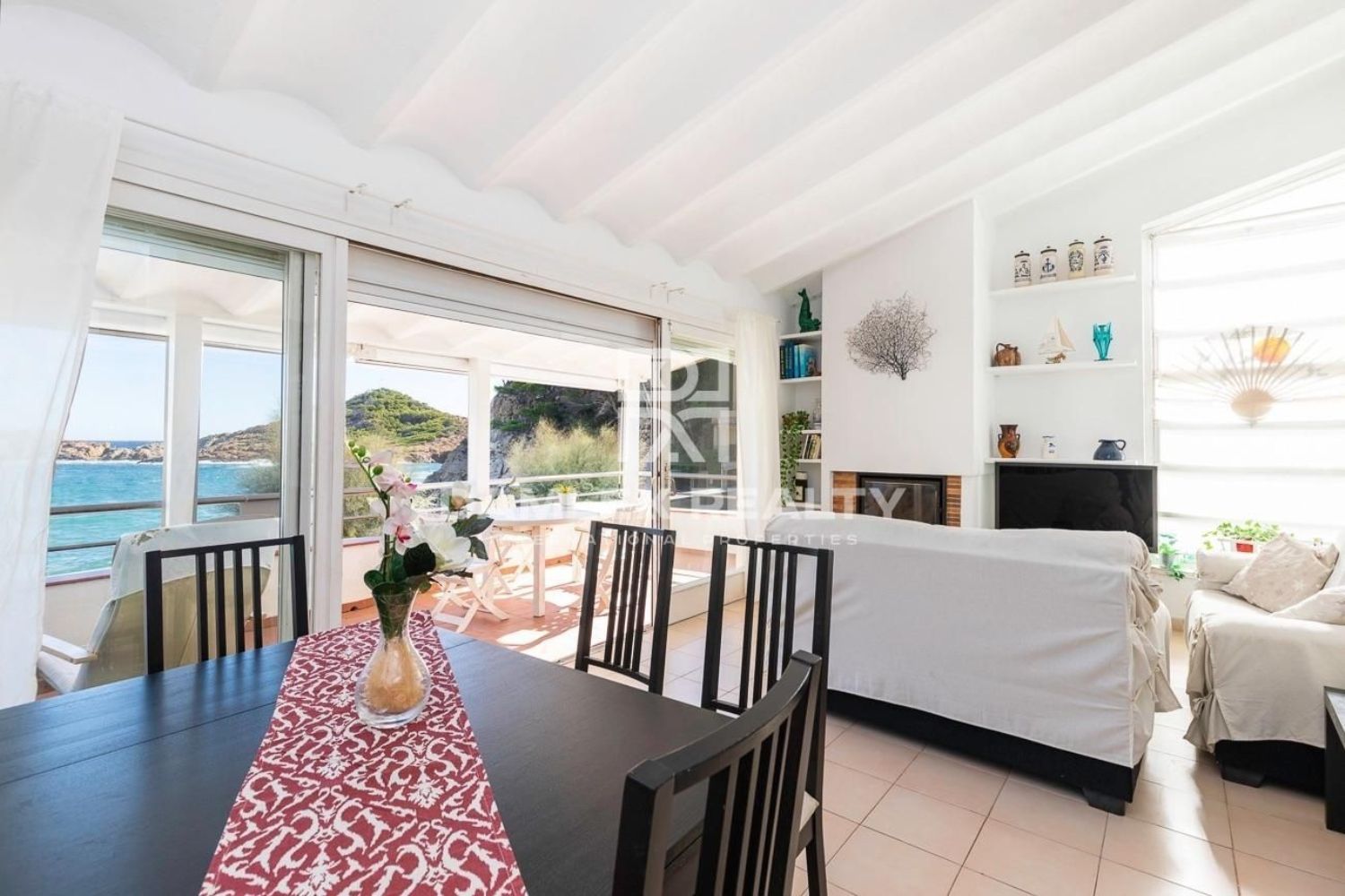 Apartment for sale on the seafront in Sa Tuna, in Begur
