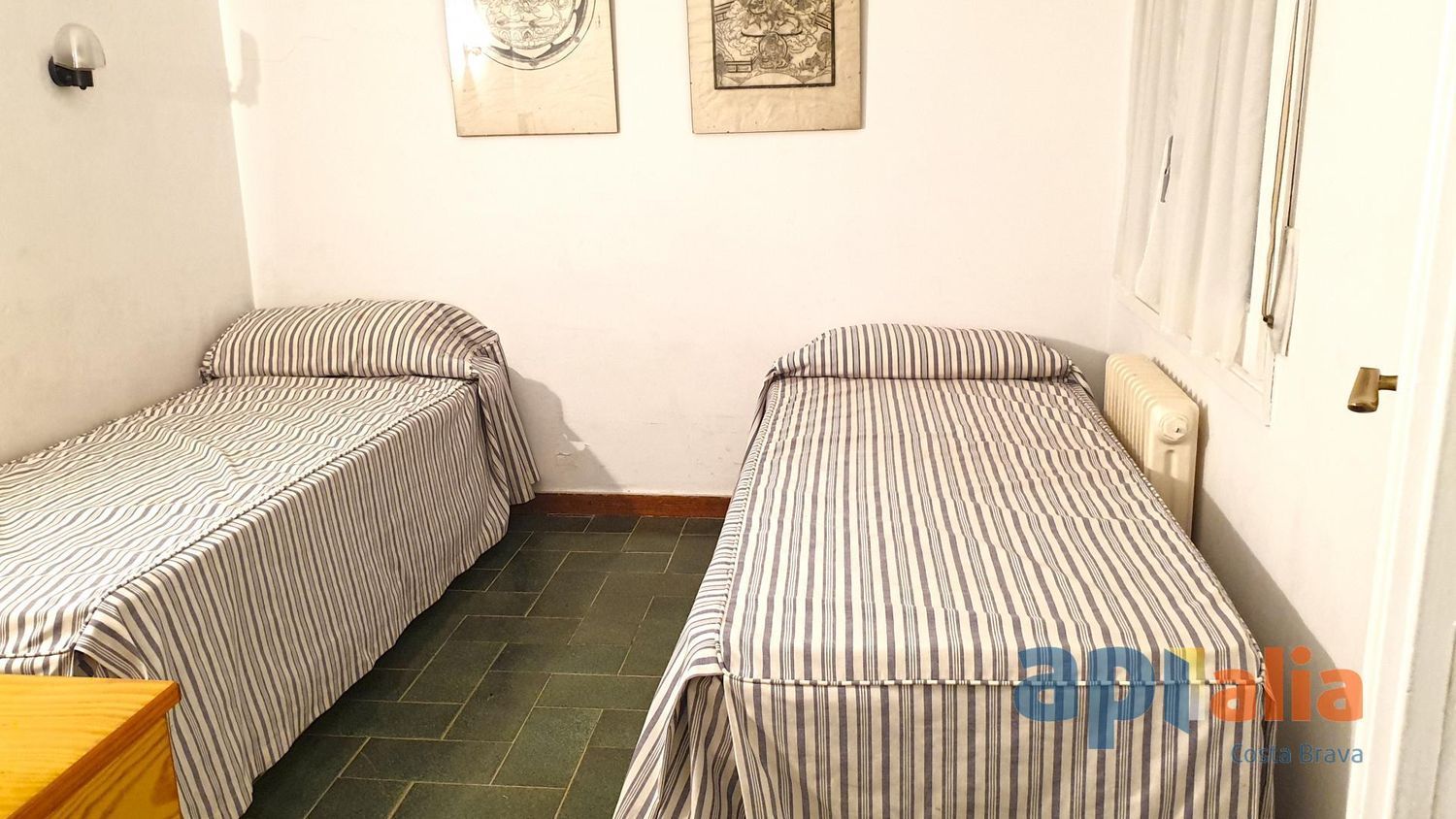 Vende-se apartamento à beira-mar na rua Sota Pedró, em Palamós