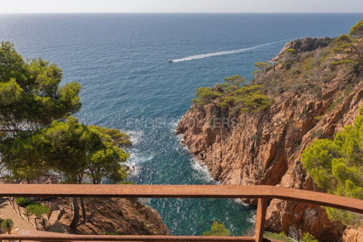 Casa en venda a primera línia de mar, a Sant Feliu de Guixols